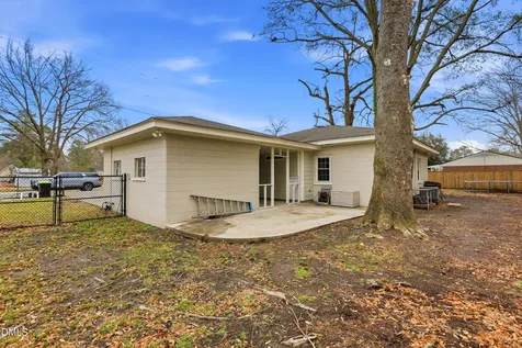 202 E North Street Fremont NC 27830
