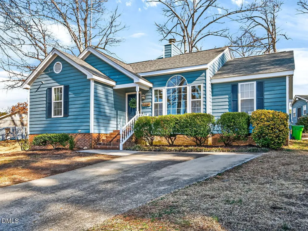 2209 Crampton Place Raleigh NC 27604