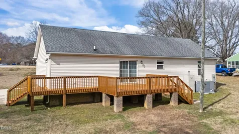 2687 Nc 39 S Henderson NC 27537
