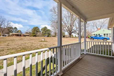 2687 Nc 39 S Henderson NC 27537
