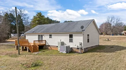 2687 Nc 39 S Henderson NC 27537