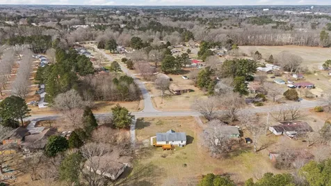 2687 Nc 39 S Henderson NC 27537