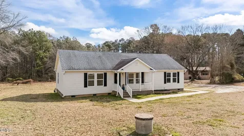 2687 Nc 39 S Henderson NC 27537