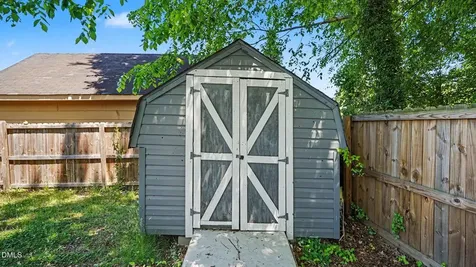 501 Apple Street Burlington NC 27217