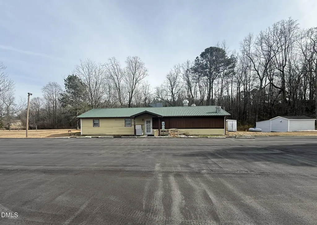 8063 Old Us Highway 421 Lillington NC 27546