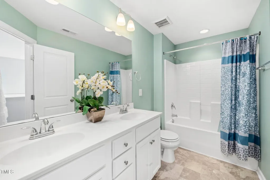 78 N Porcenna Lane Clayton NC 27527