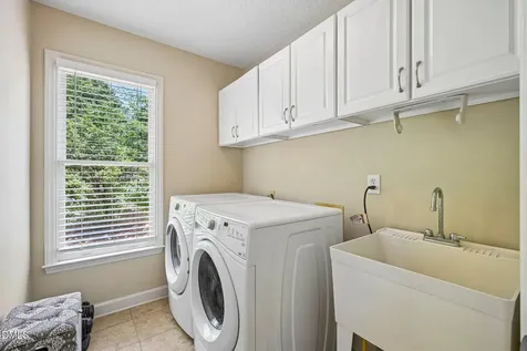 504 Kingswood Drive Cary NC 27513