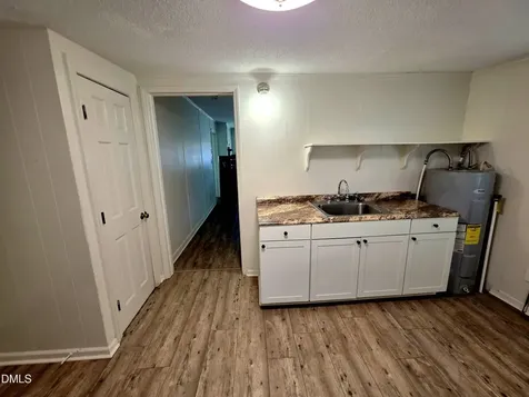 11246 U.s. Hwy 301 S Four Oaks NC 27524