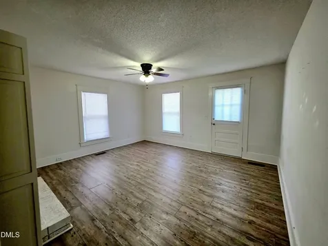 11246 U.s. Hwy 301 S Four Oaks NC 27524