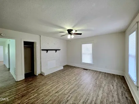 11246 U.s. Hwy 301 S Four Oaks NC 27524