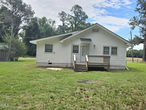 11246 U.s. Hwy 301 S Four Oaks NC 27524