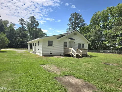 11246 U.s. Hwy 301 S Benson NC 27504