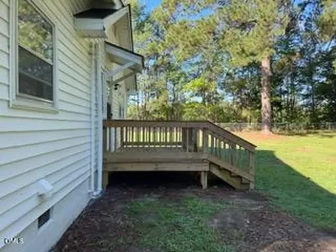 11246 U.s. Hwy 301 S Four Oaks NC 27524