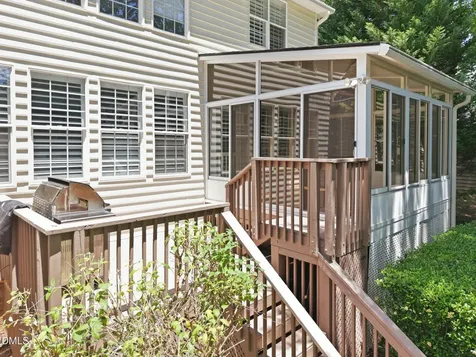 301 Cricketfield Lane Cary NC 27518