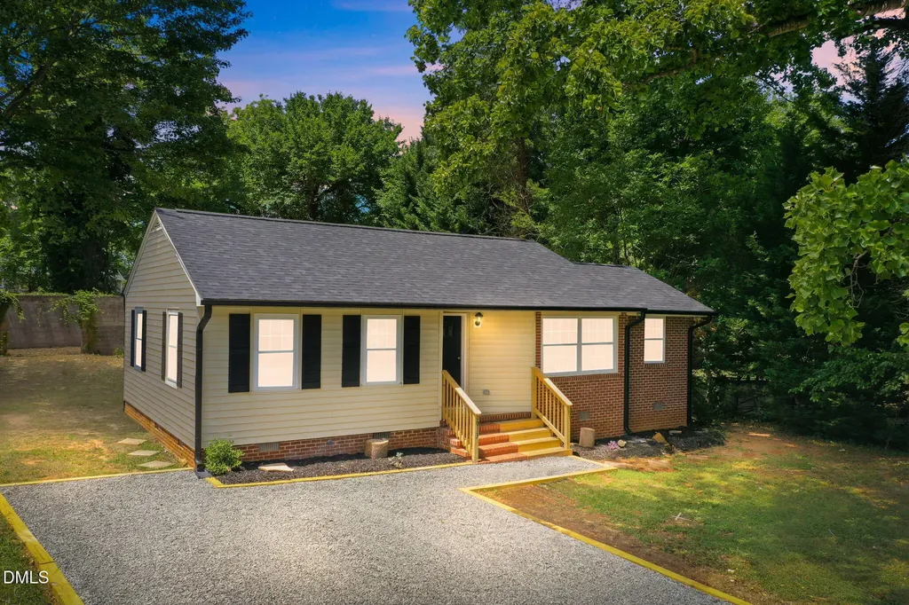 1913 Hilldale Drive Burlington NC 27215