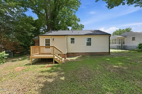 1913 Hilldale Drive Burlington NC 27215