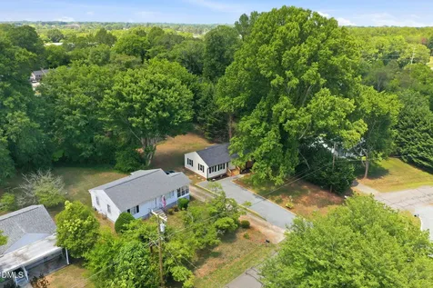 1913 Hilldale Drive Burlington NC 27215