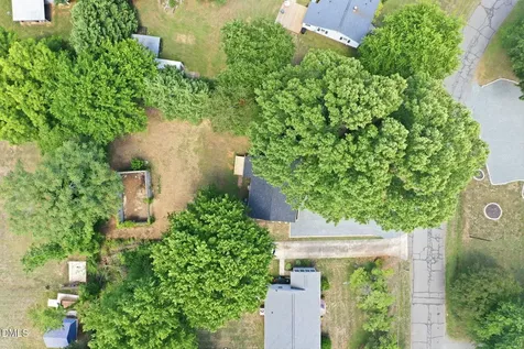 1913 Hilldale Drive Burlington NC 27215