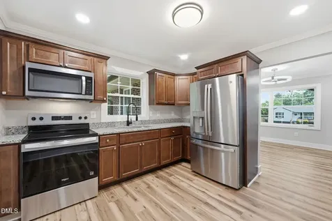 1913 Hilldale Drive Burlington NC 27215