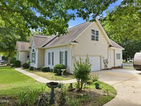 108 Kings Court Garner NC 27529