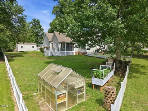 108 Kings Court Garner NC 27529