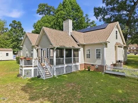 108 Kings Court Garner NC 27529
