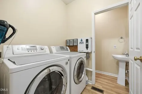 108 Kings Court Garner NC 27529