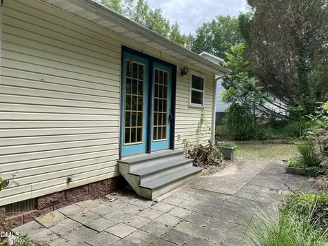 611 N 4th Street Mebane NC 27302