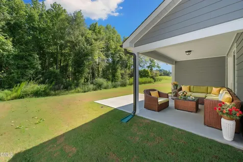 2101 Bigleaf Maple Run Fuquay Varina NC 27526