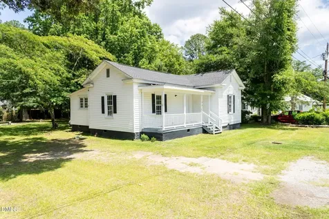 101 E Reason Street Pinetops NC 27864