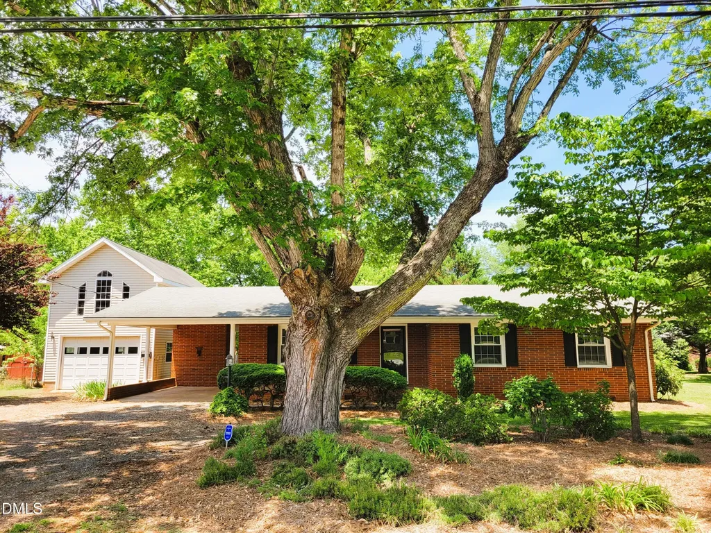 607 E Butler Avenue Liberty NC 27298