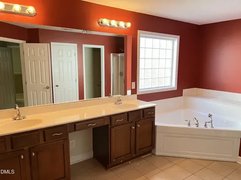 936 Bentbury Way Cary NC 27518