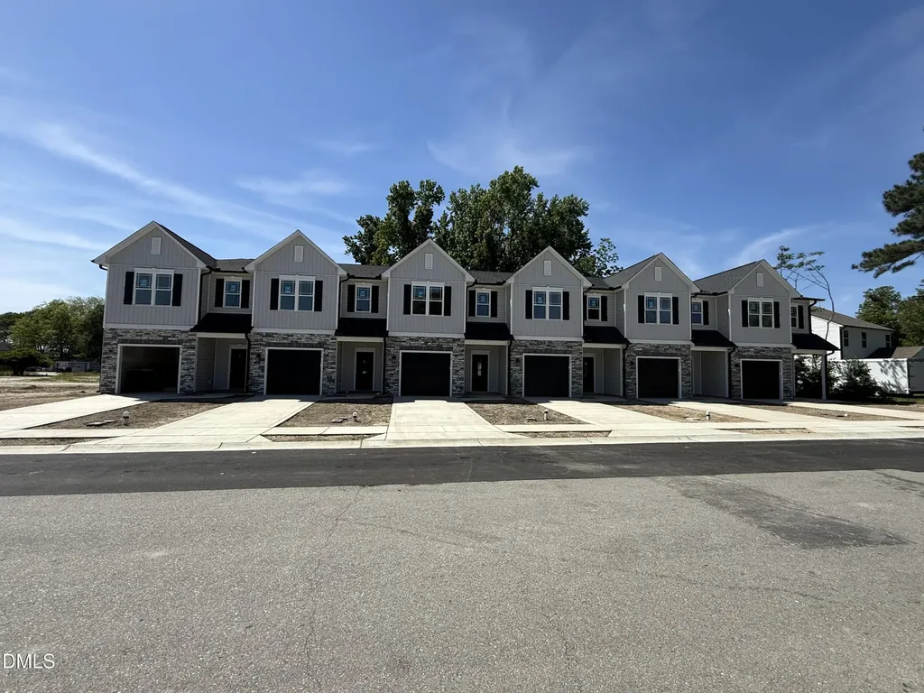 516 S Ryals Street Benson NC 27504
