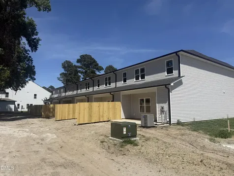 516 S Ryals Street Benson NC 27504