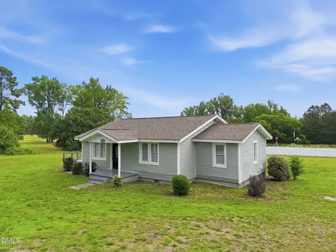 7841 Barbour Store Road Willow Springs NC 27592
