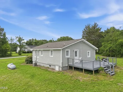 7841 Barbour Store Road Willow Springs NC 27592
