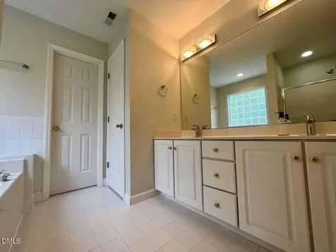 18 Garden Hills Court Durham NC 27712