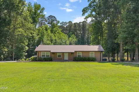 1704 Bowling Road Fuquay Varina NC 27526