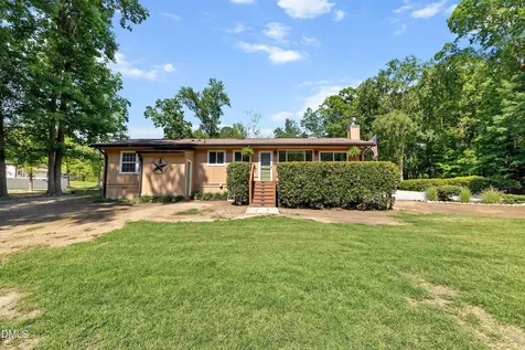 1704 Bowling Road Fuquay Varina NC 27526