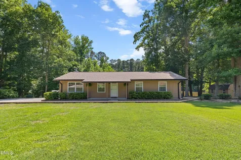1704 Bowling Road Fuquay Varina NC 27526