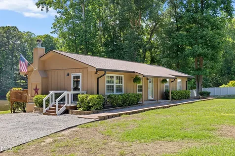 1704 Bowling Road Fuquay Varina NC 27526