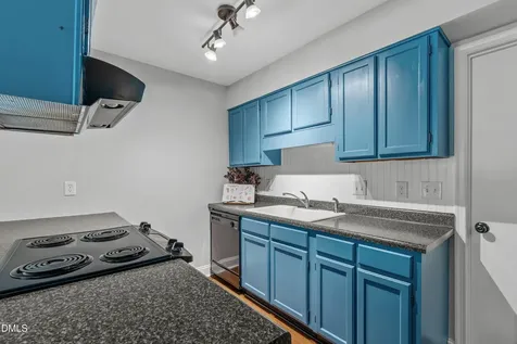 1541 Seabrook Avenue Cary NC 27511