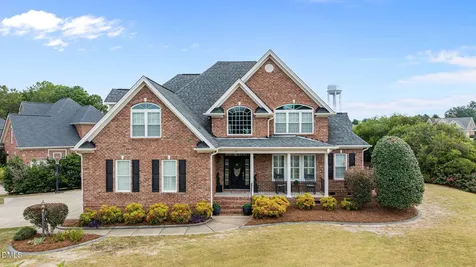 16 Tudor Way Angier NC 27501