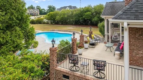 16 Tudor Way Angier NC 27501