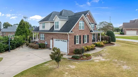 16 Tudor Way Angier NC 27501