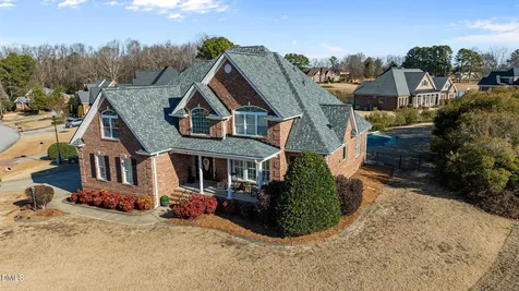 16 Tudor Way Angier NC 27501