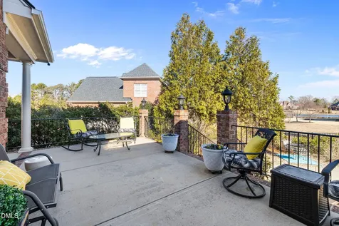 16 Tudor Way Angier NC 27501