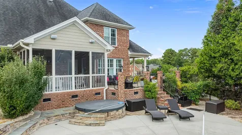 16 Tudor Way Angier NC 27501