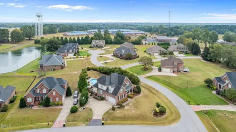 16 Tudor Way Angier NC 27501