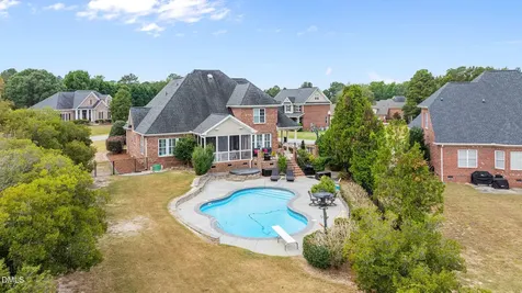 16 Tudor Way Angier NC 27501